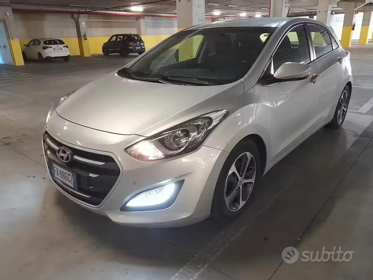 Usata Hyundai i30 136 CV (100 kW) 2015 Grigio Berlina