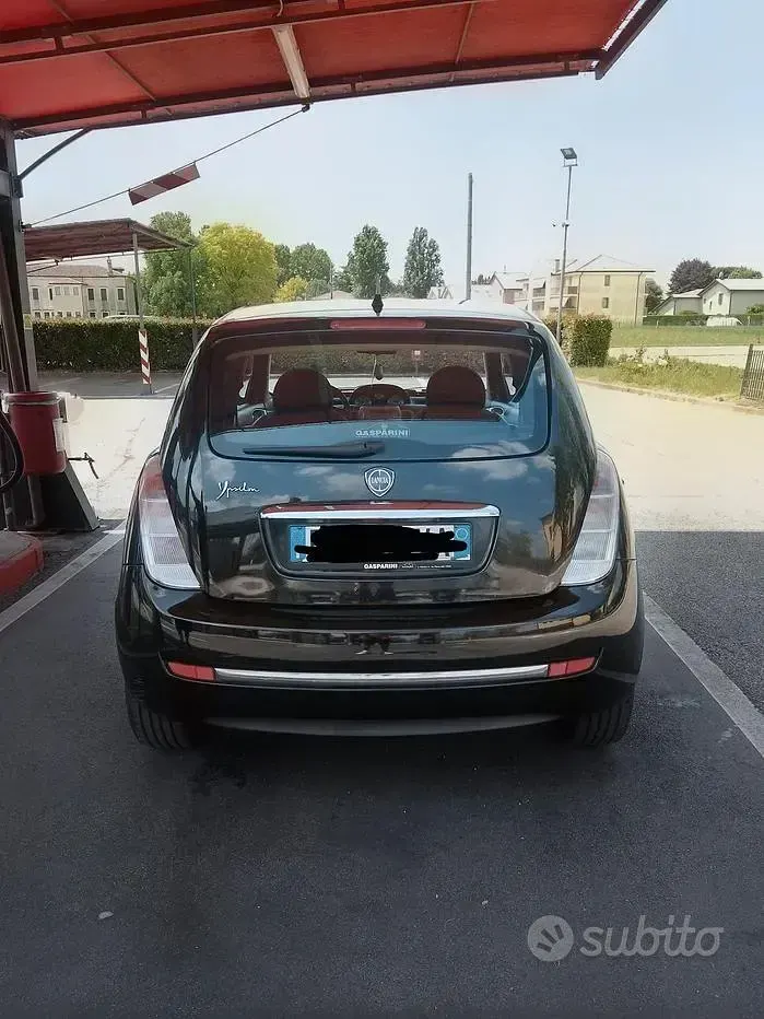 Usata Lancia Ypsilon 60 CV (44 kW) 2008 Nero Utilitaria