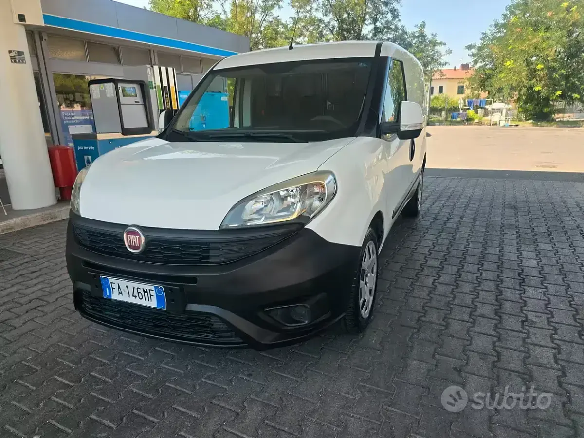 Usata Fiat Doblò 120 CV (88 kW) 2016 Monovolume