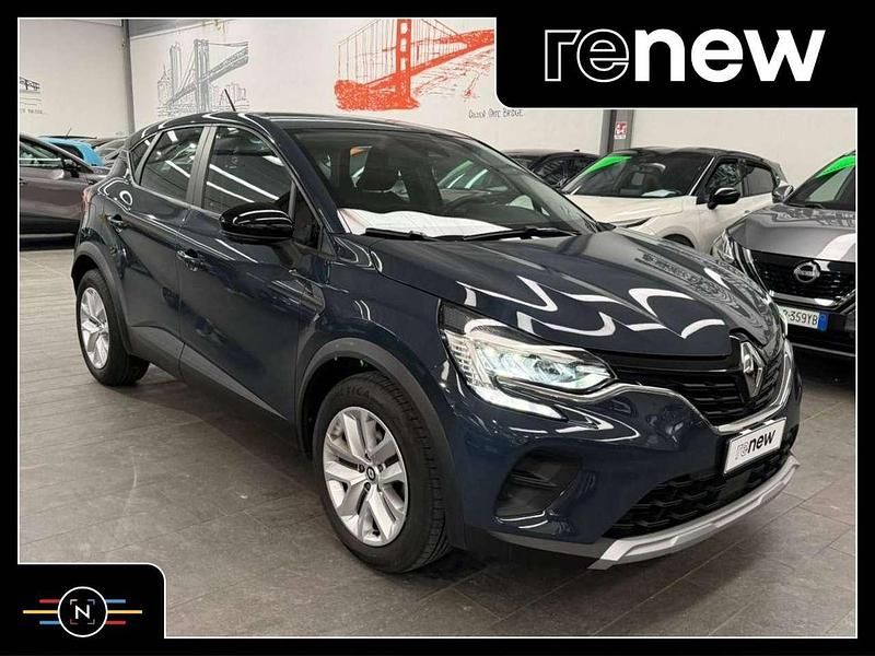 Usata Renault Captur Equilibre 101 CV (74 kW) 2022 Blu marine SUV