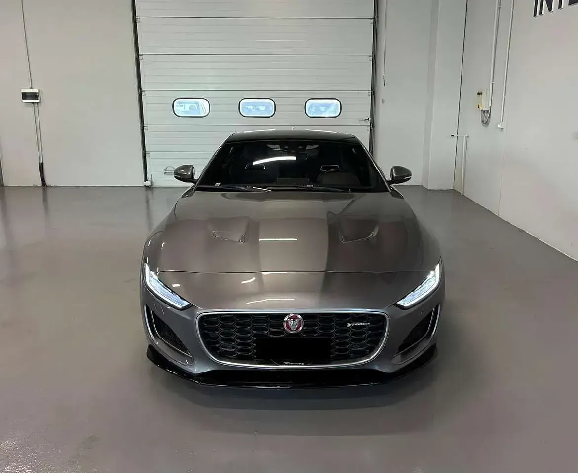 Usata Jaguar F-Type R-Dynamic 450 CV (330 kW) 2020 Grigio Coupé