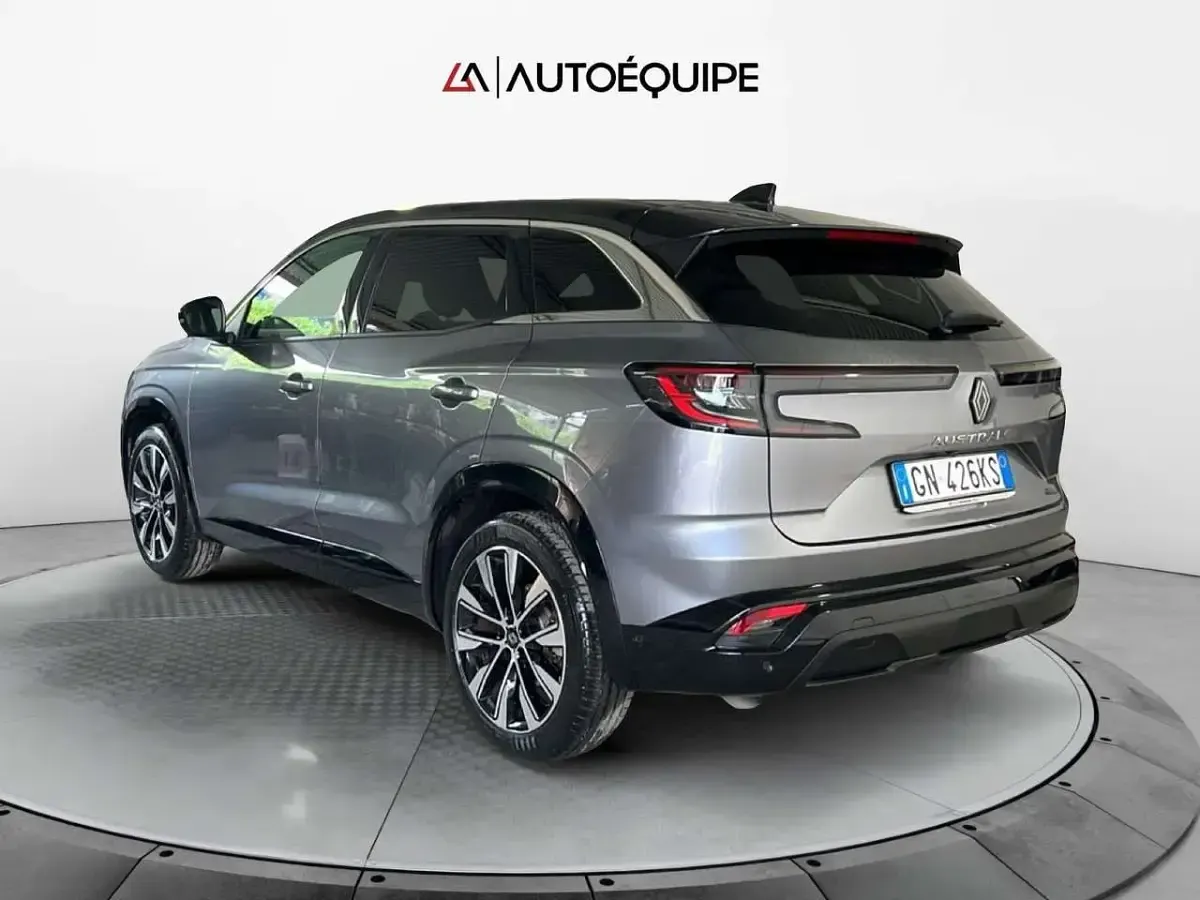 Usata Renault Austral Techno 199 CV (146 kW) 2023 Grigio SUV