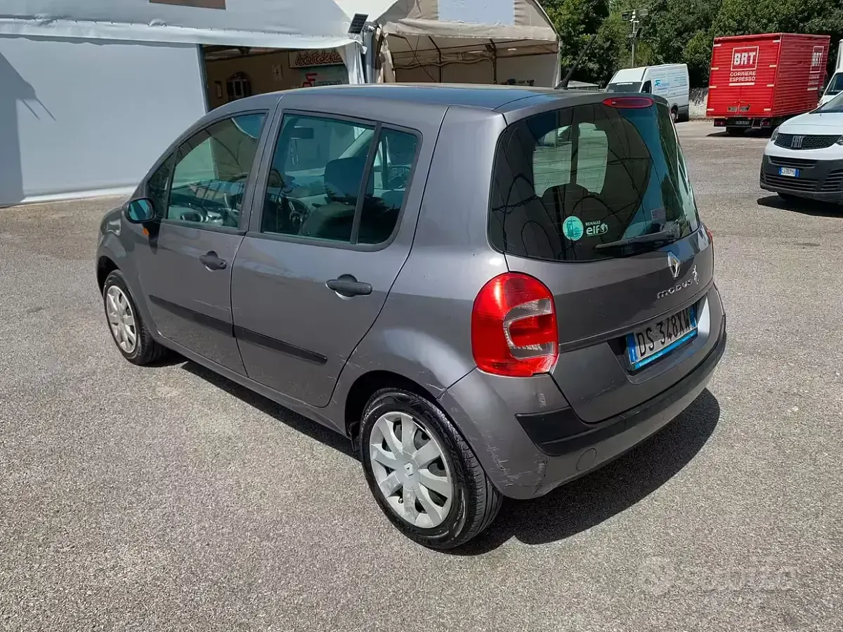 Usata Renault Modus Dynamique 85 CV (62 kW) 2009 Grigio Monovolume