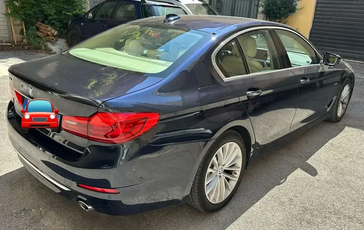 Usata BMW 520 Luxury Line 190 CV (139 kW) 2018 Blu/azzurro Berlina
