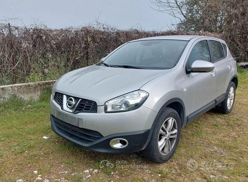 Usata Nissan Qashqai Tekna 110 CV (80 kW) 2013 Gray SUV