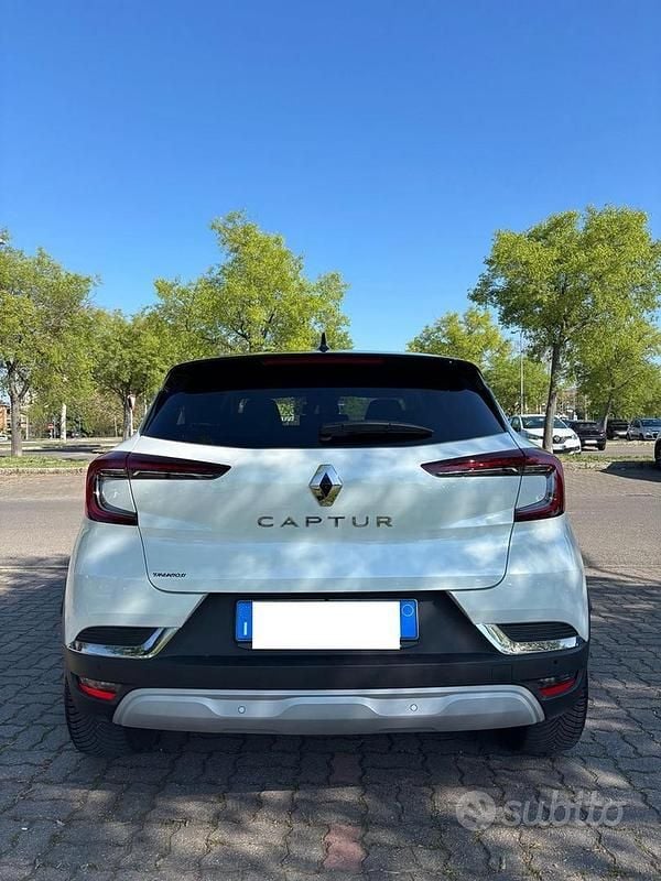 Usata Renault Captur Techno 100 CV (73 kW) 2023 Bianco SUV
