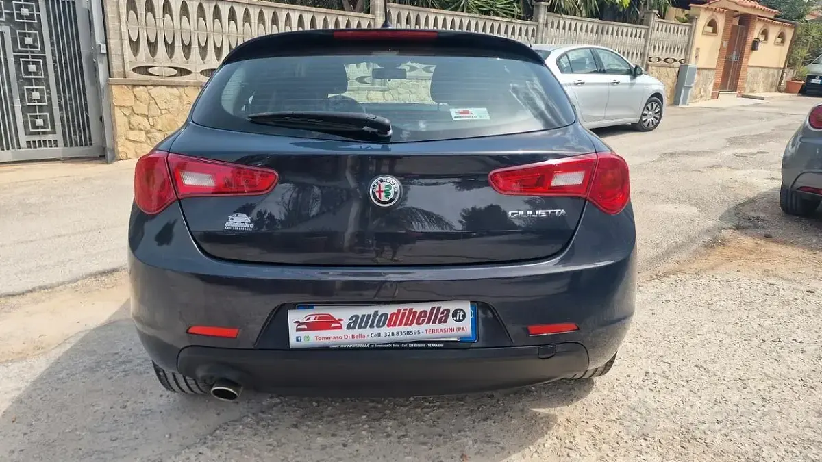 Usata Alfa Romeo Giulietta Business 120 CV (88 kW) 2017 Grigio Utilitaria