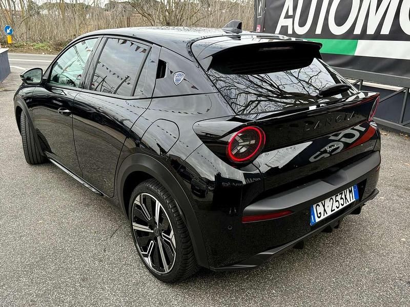 Usata Lancia Ypsilon 101 CV (74 kW) 2024 Nero Utilitaria
