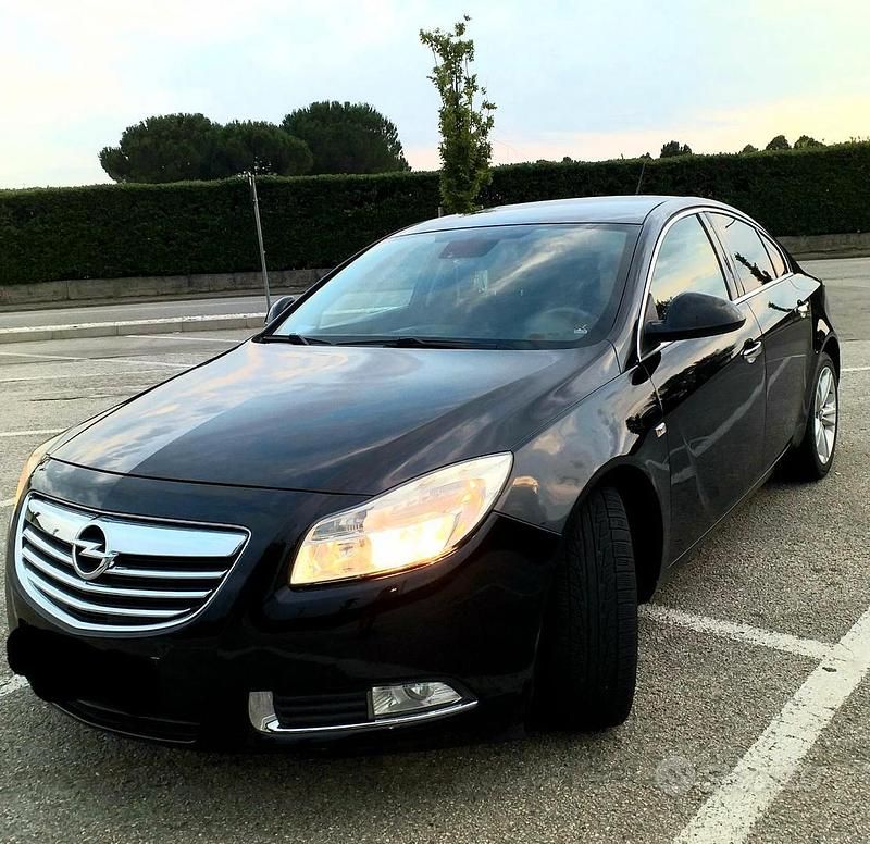 Nero Usata 2009 Opel Insignia Tre volumi | 2290 € (Buon prezzo) - Immagine 1/4