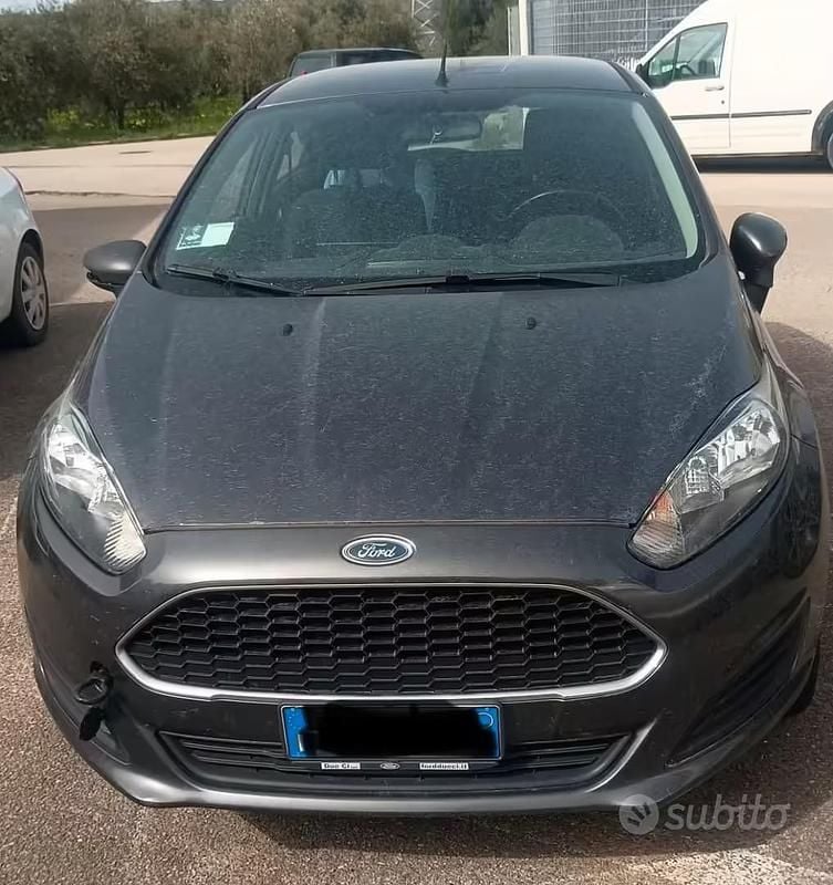 Usata Ford Fiesta 2017 Grigio Berlina