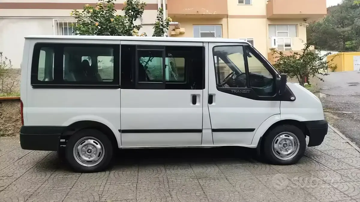 Usata Ford Transit 100 CV (73 kW) 2012 Bianco Monovolume