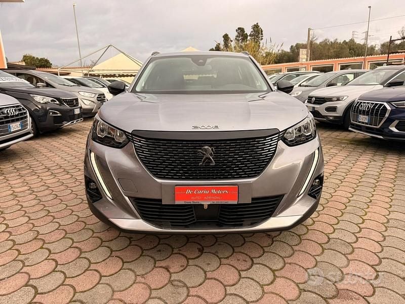Używany Peugeot 2008 Allure 110 KM (80 kW) 2022 Szary SUV