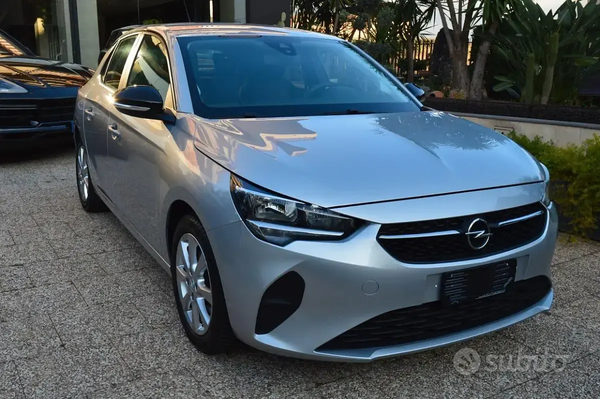 Używany Opel Corsa Edition 102 KM (75 kW) 2022 Szary Hatchback