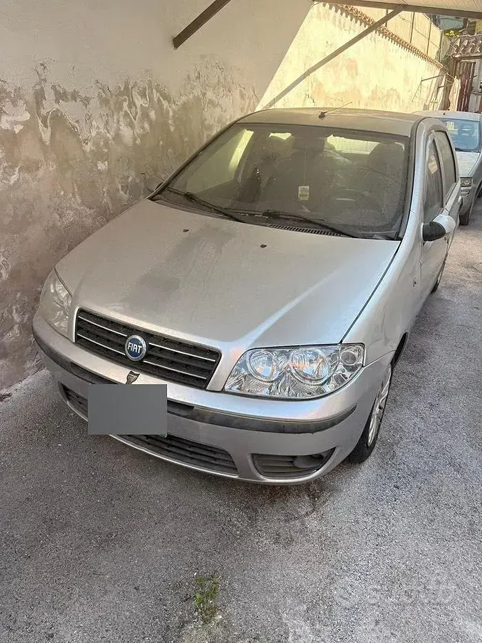 Usata Fiat Punto 77 CV (56 kW) 2010 Grigio Utilitaria