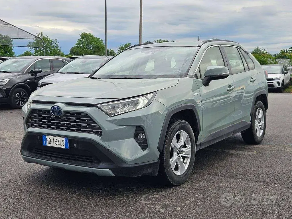 Usata Toyota RAV4 Hybrid Business Edition 178 CV (130 kW) 2019 Grigio SUV