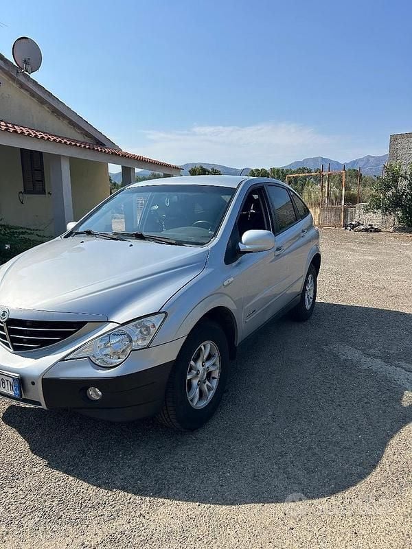 Usata SsangYong Actyon 141 CV (103 kW) 2008 Grigio SUV