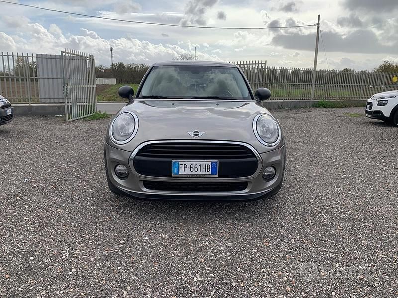 Grigio Usata 2018 Mini One D Due volumi | 9999 € (Ottimo prezzo) - Immagine 1/4