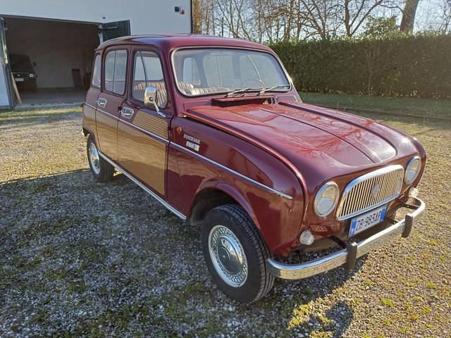 Usata Renault R4 1966 Bordeaux Berlina