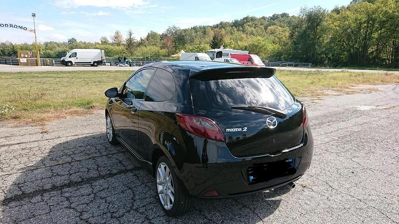 Usata Mazda 2 Sporty 84 CV (61 kW) 2011 Nero Utilitaria