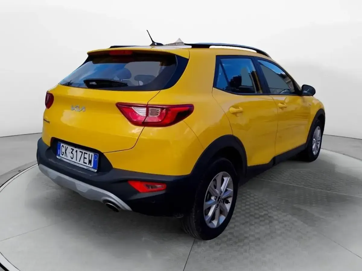 Usata Kia Stonic Urban 84 CV (61 kW) 2022 Giallo SUV