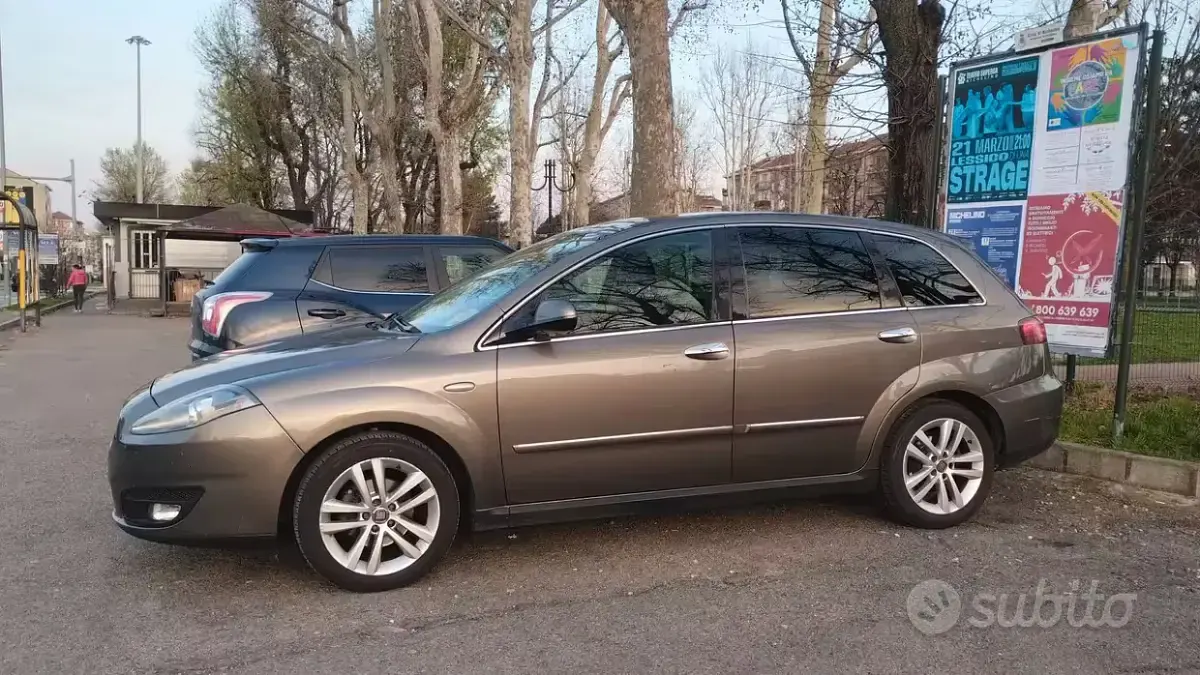 Usata Fiat Croma 150 CV (110 kW) 2009 Marrone Berlina