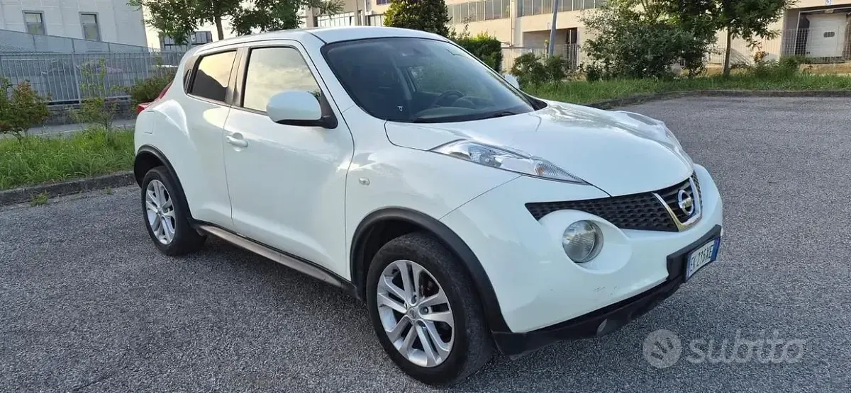 Usata Nissan Juke Tekna 110 CV (80 kW) 2011 Bianco SUV