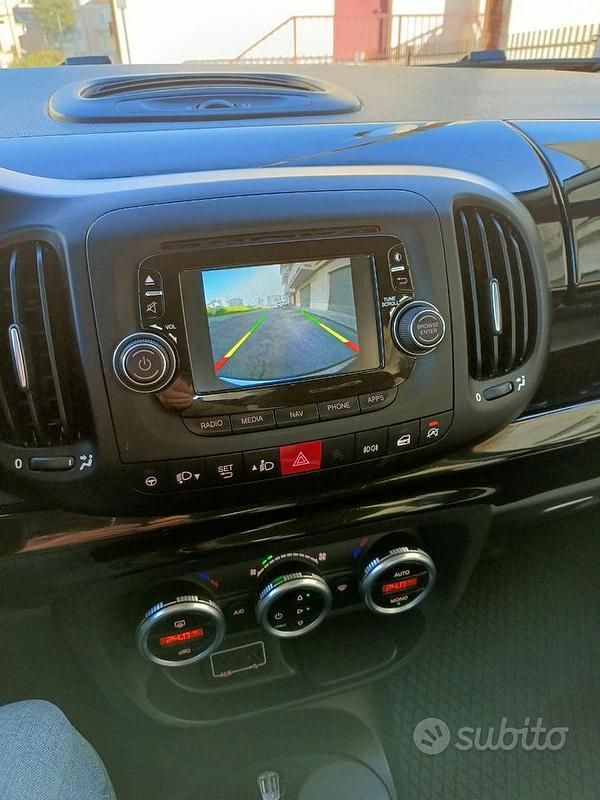 Begagnad Fiat 500L Trekking 120 HK (88 kW) 2019 Svart Minibuss