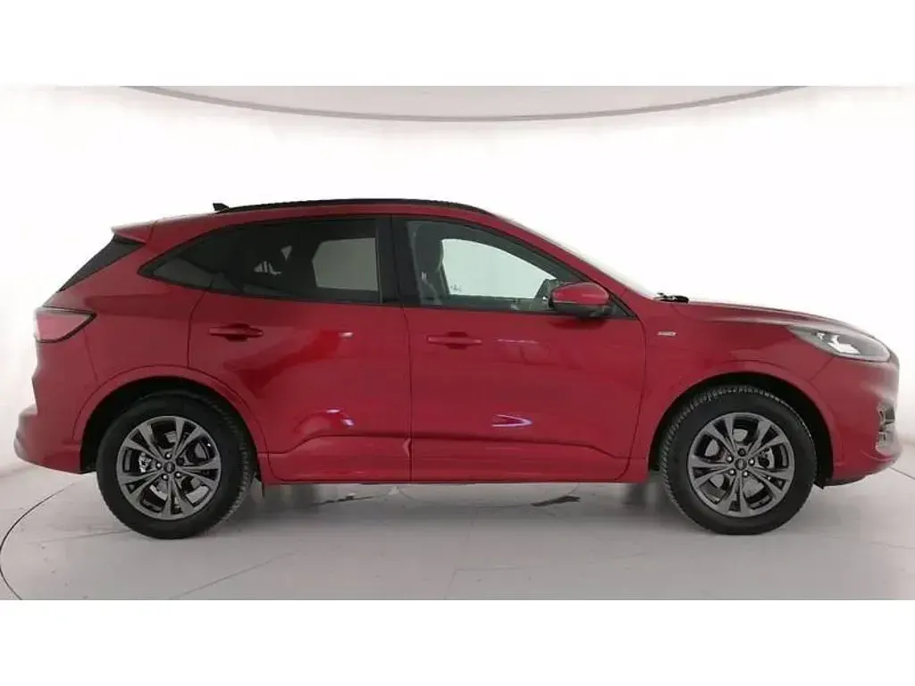 Usata Ford Kuga ST-Line X 190 CV (139 kW) 2022 Lucid red (metallizzato) SUV