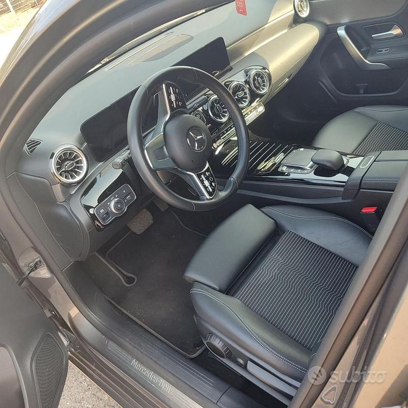 Usata Mercedes A180 Sport Edition 136 CV (100 kW) 2022 Grigio Berlina