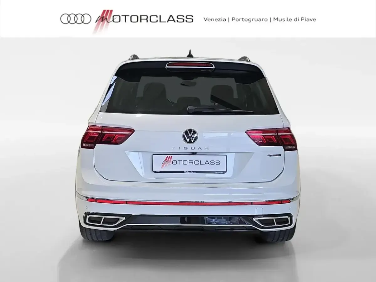 Usata VW Tiguan R-line 200 CV (147 kW) 2022 Bianco SUV