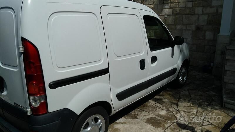 Usata Renault Kangoo 82 CV (60 kW) 2007 Bianco Monovolume