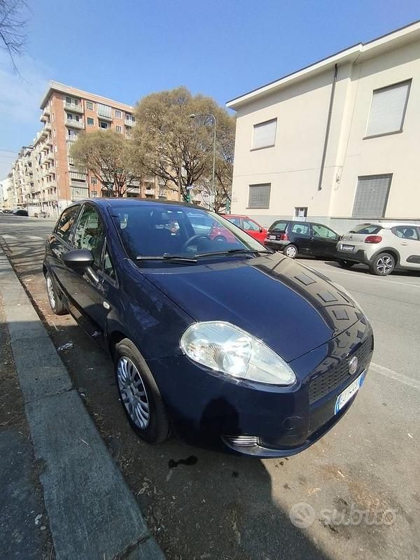 Usata Fiat Grande Punto 65 CV (47 kW) 2011 Blu Utilitaria