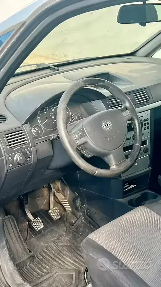 Usata Opel Meriva 101 CV (74 kW) 2005 Grigio Monovolume