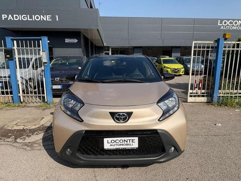 Gebraucht Toyota Aygo X Limited 72 PS (52 kW) 2023 Beige SUV
