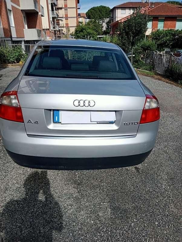 Usata 2005 Audi A4 Ambiente Berlina | 2000 € (Buon prezzo) - Immagine 1/4