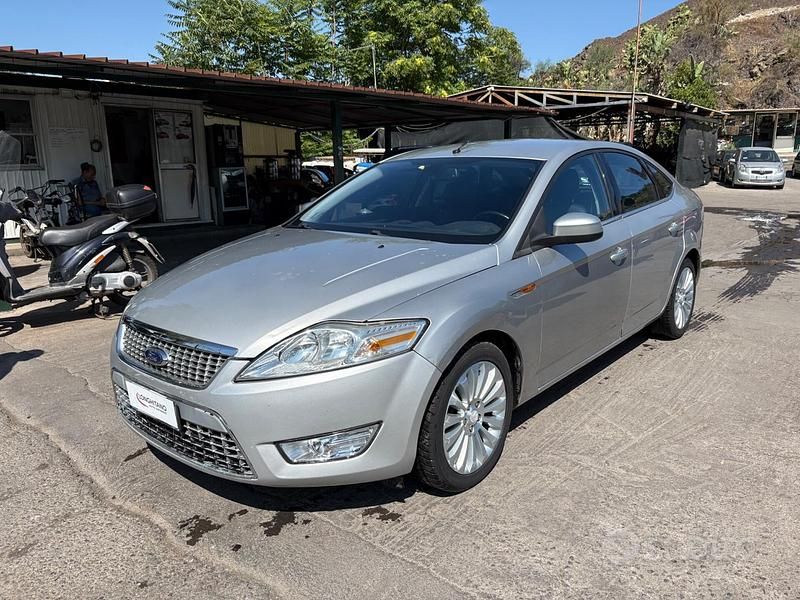 Usata Ford Mondeo 140 CV (102 kW) 2010 Grigio Berlina