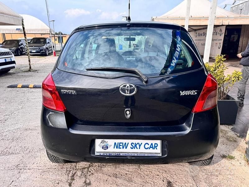 Usata Toyota Yaris Sol 69 CV (50 kW) 2008 Nero Utilitaria