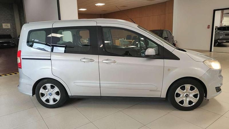 Usata Ford Tourneo 101 CV (74 kW) 2014 Lunar silver Monovolume