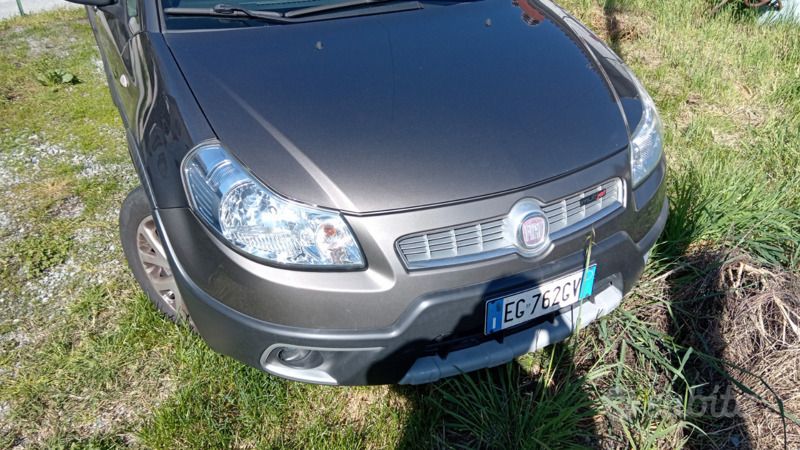 Usata Fiat Sedici 2011 Marrone SUV