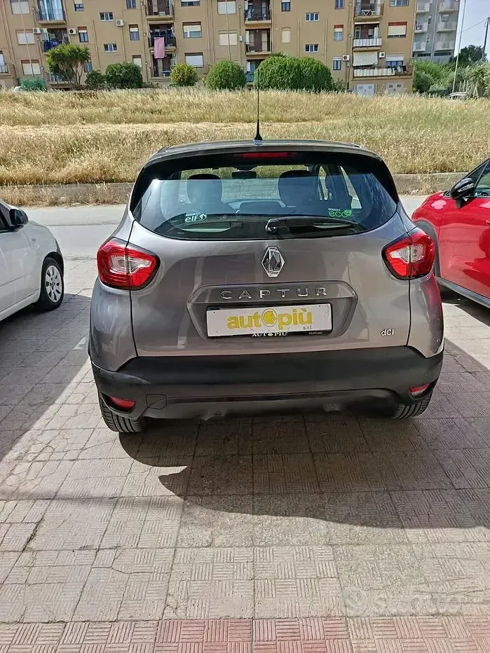 Usata Renault Captur 90 CV (66 kW) 2013 Grigio SUV