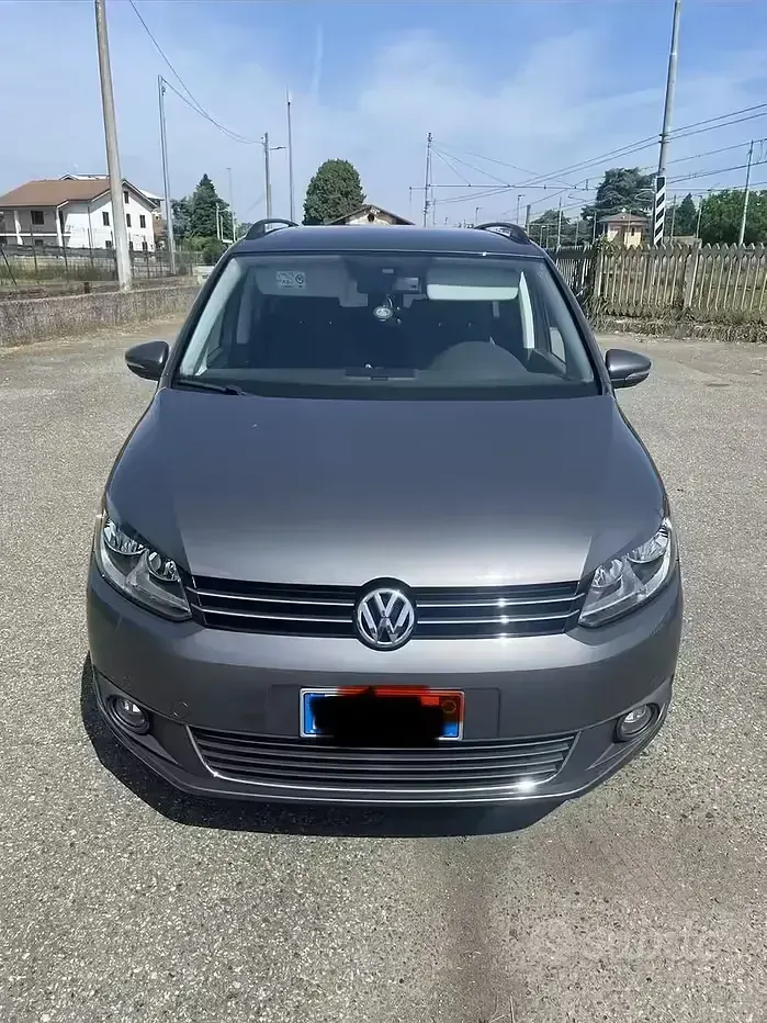 Usata VW Touran 105 CV (77 kW) 2015 Grigio Monovolume