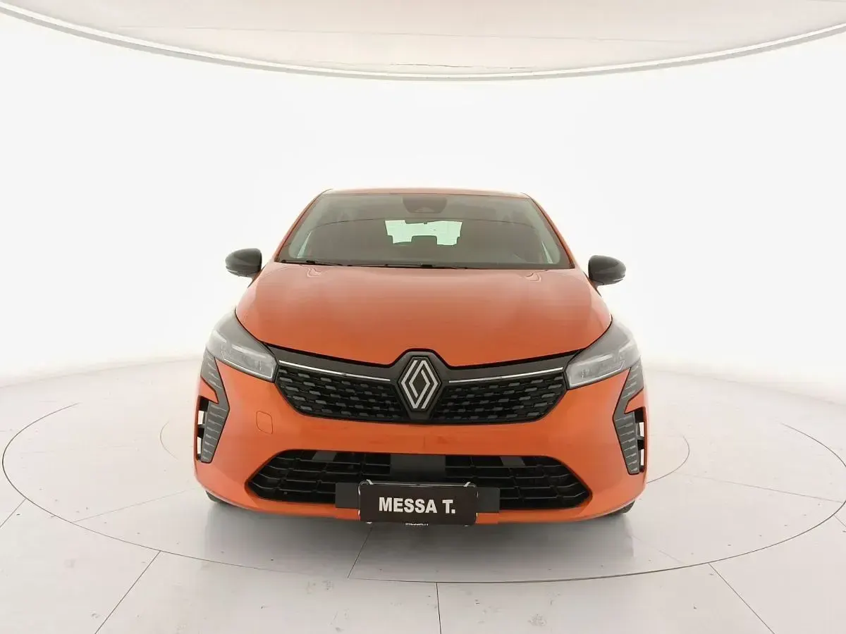 Usata Renault Clio Evolution 145 CV (106 kW) 2023 Orange valencia Utilitaria