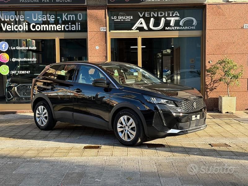 Usata Peugeot 3008 Allure 131 CV (96 kW) 2022 Nero SUV
