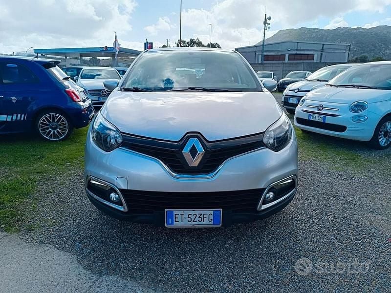 Usata Renault Captur 90 CV (66 kW) 2013 Grigio SUV