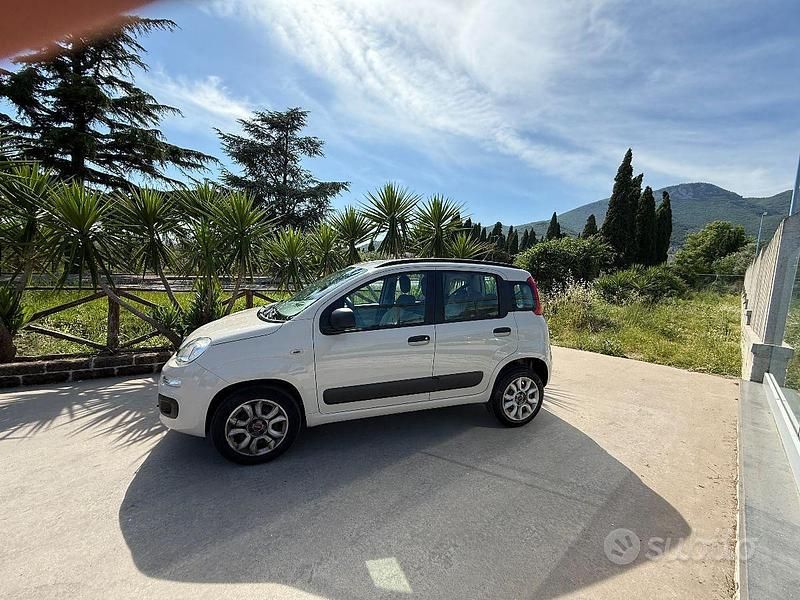 Usata Fiat Panda Lounge 85 CV (62 kW) 2014 Nessuno(met.) Utilitaria