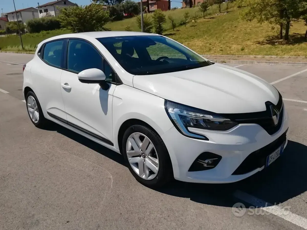 Occasion Renault Clio V Zen 101 PK (74 kW) 2021 Wit Sedan