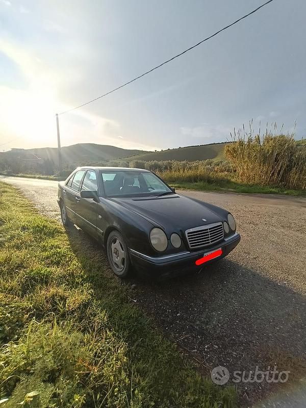 Usata Mercedes E250 113 CV (83 kW) 1998 Berlina