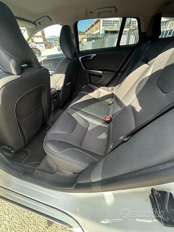 Usata Volvo V60 R-Design 2011 Station wagon