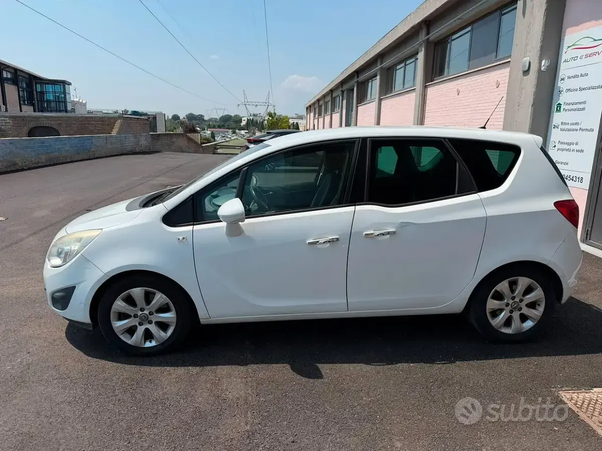 Usata Opel Meriva 110 CV (80 kW) 2011 Bianco Monovolume