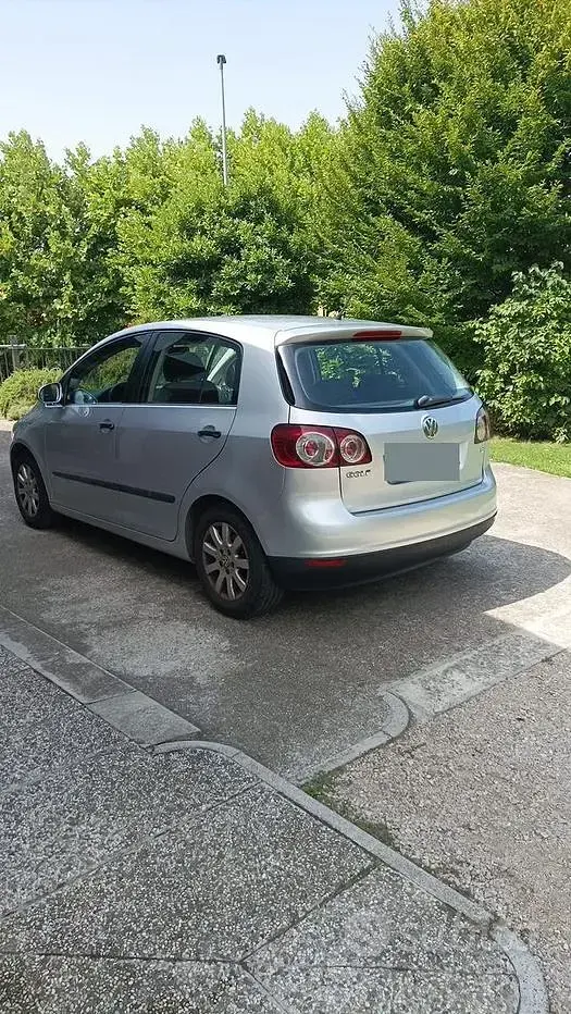 Usata VW Golf Plus 102 CV (75 kW) 2005 Grigio Monovolume